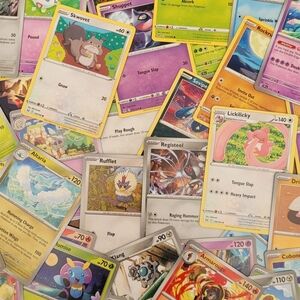 HUGE lot Over 500 Plus Pokemon game Cards In Like New Condition Nice Collection